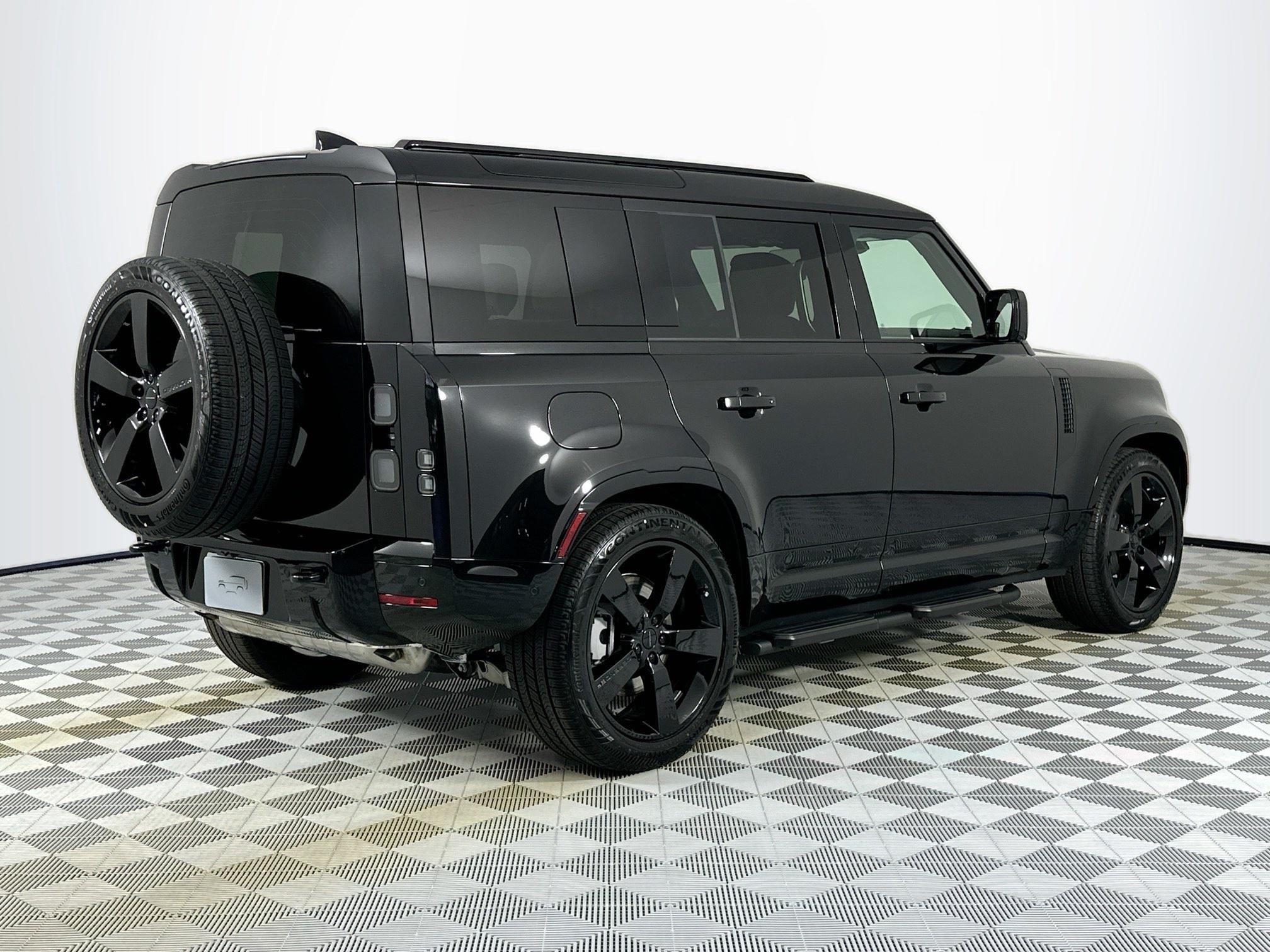 2026 Land Rover Defender 110 X-Dynamic SE