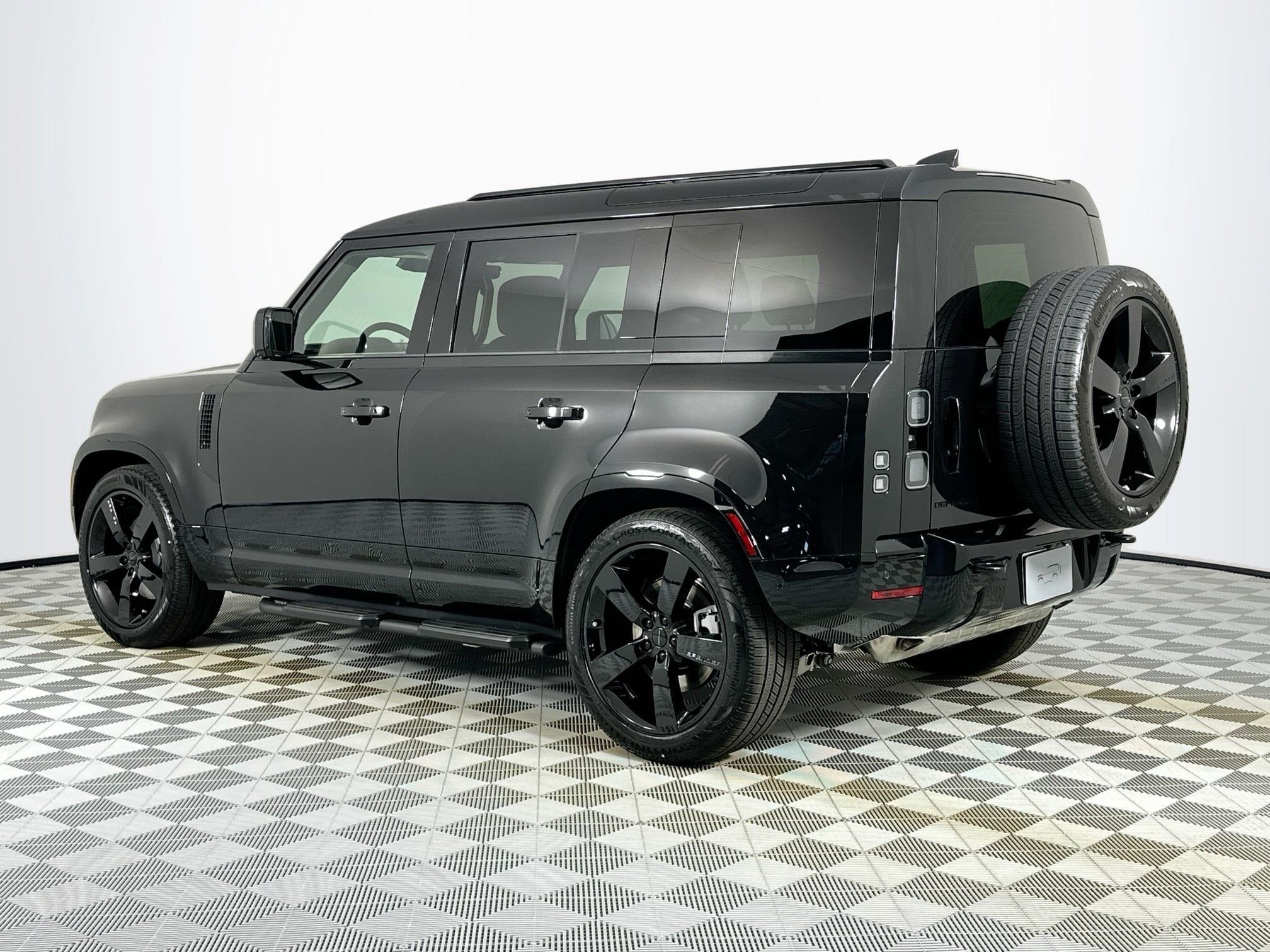 2026 Land Rover Defender 110 X-Dynamic SE