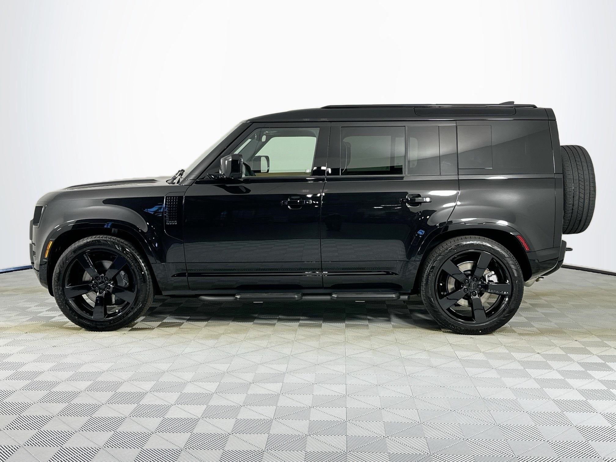 2026 Land Rover Defender 110 X-Dynamic SE