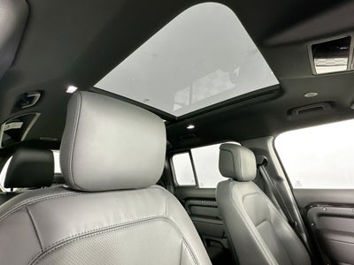 2026 Land Rover Defender 110 X-Dynamic SE