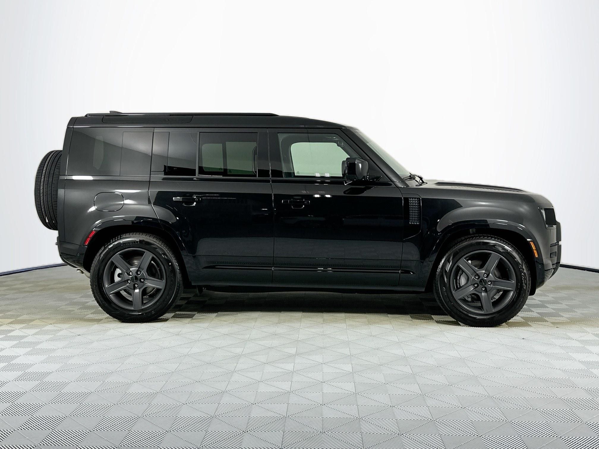 2026 Land Rover Defender 110 X-Dynamic SE