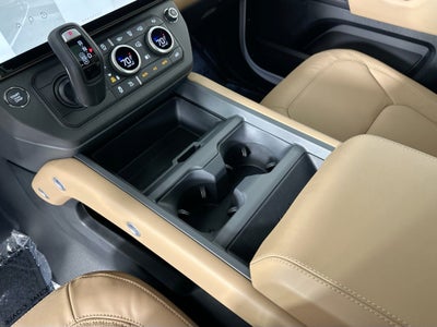 2026 Land Rover Defender 110 X-Dynamic SE