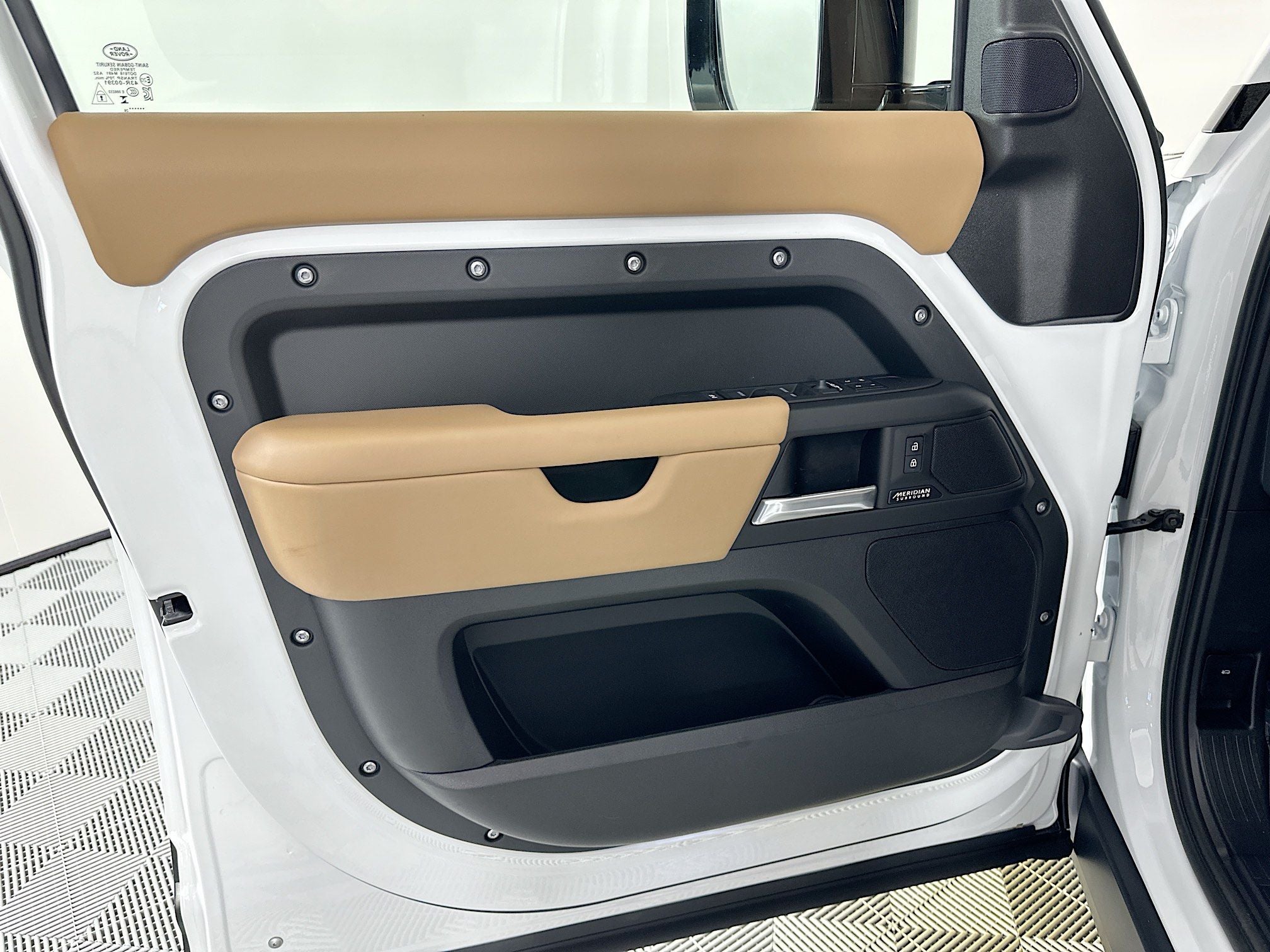2026 Land Rover Defender 110 X-Dynamic SE