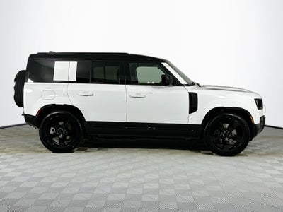 2026 Land Rover Defender 110 X-Dynamic SE