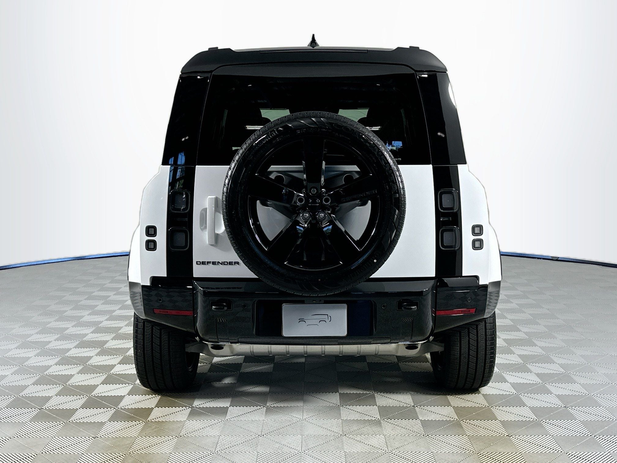 2026 Land Rover Defender 110 X-Dynamic SE