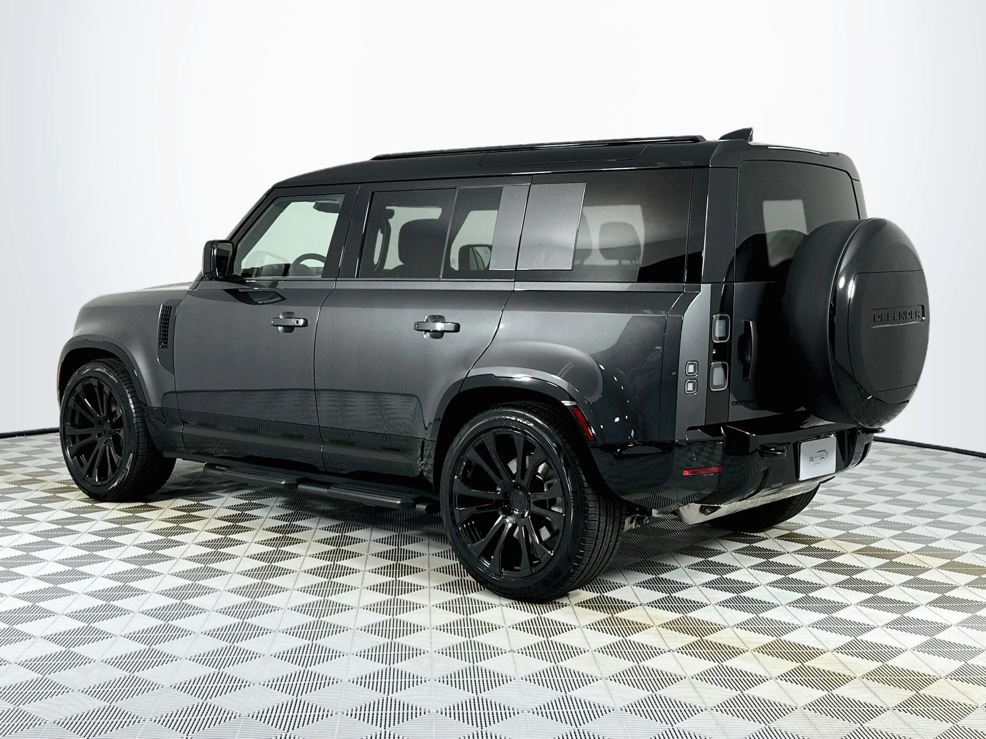 2026 Land Rover Defender 110 X-Dynamic SE
