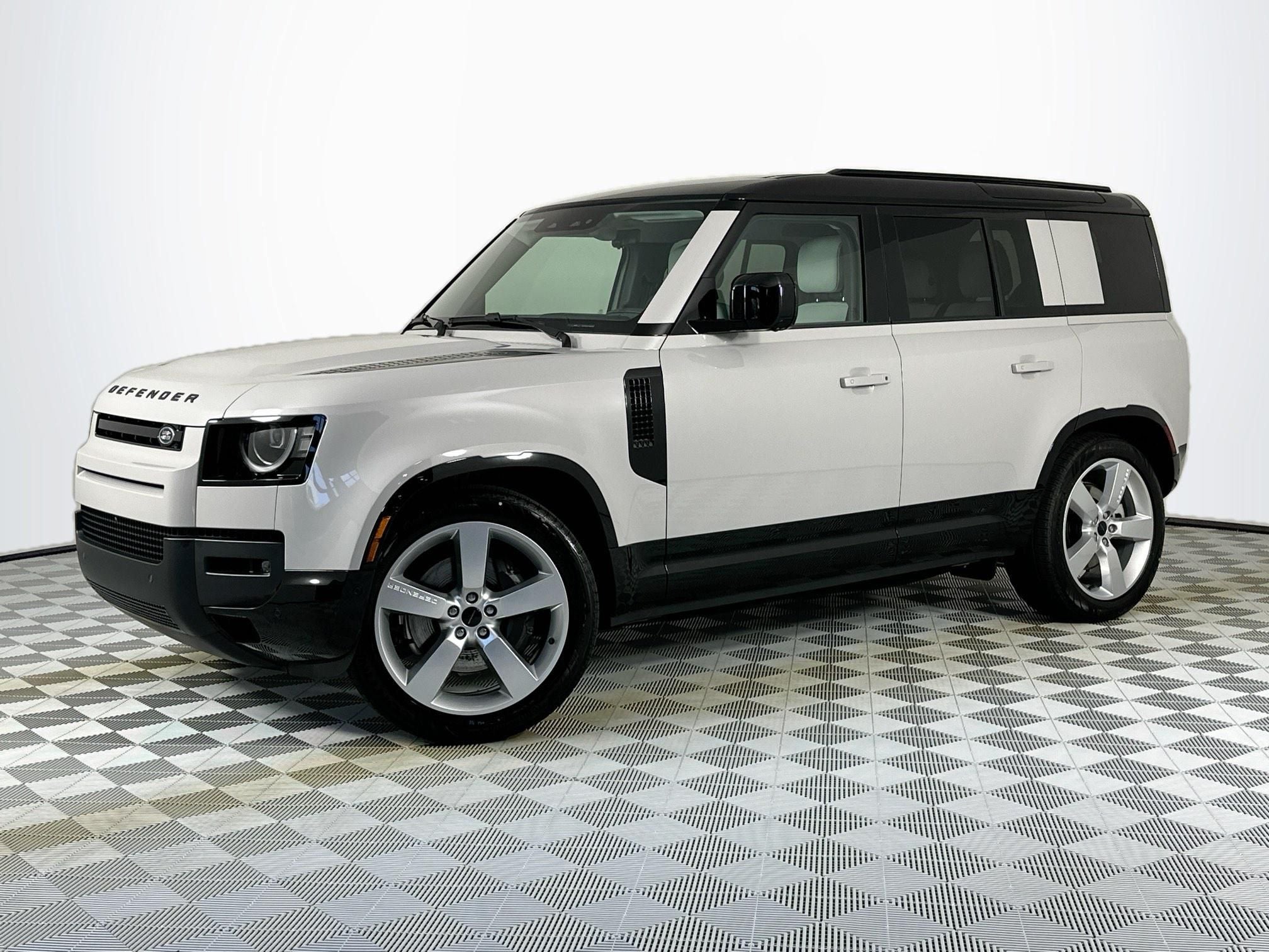 2026 Land Rover Defender 110 X-Dynamic SE