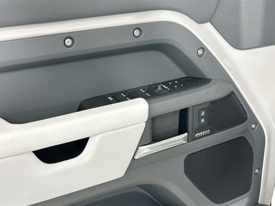 2026 Land Rover Defender 110 X-Dynamic SE