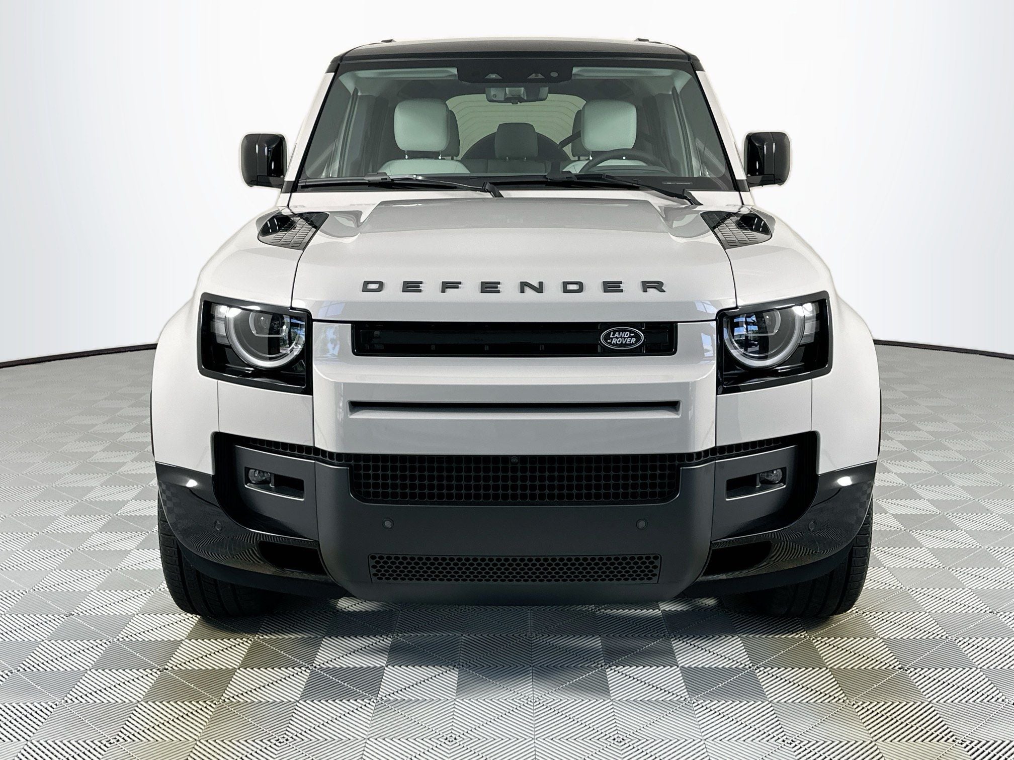 2026 Land Rover Defender 110 X-Dynamic SE