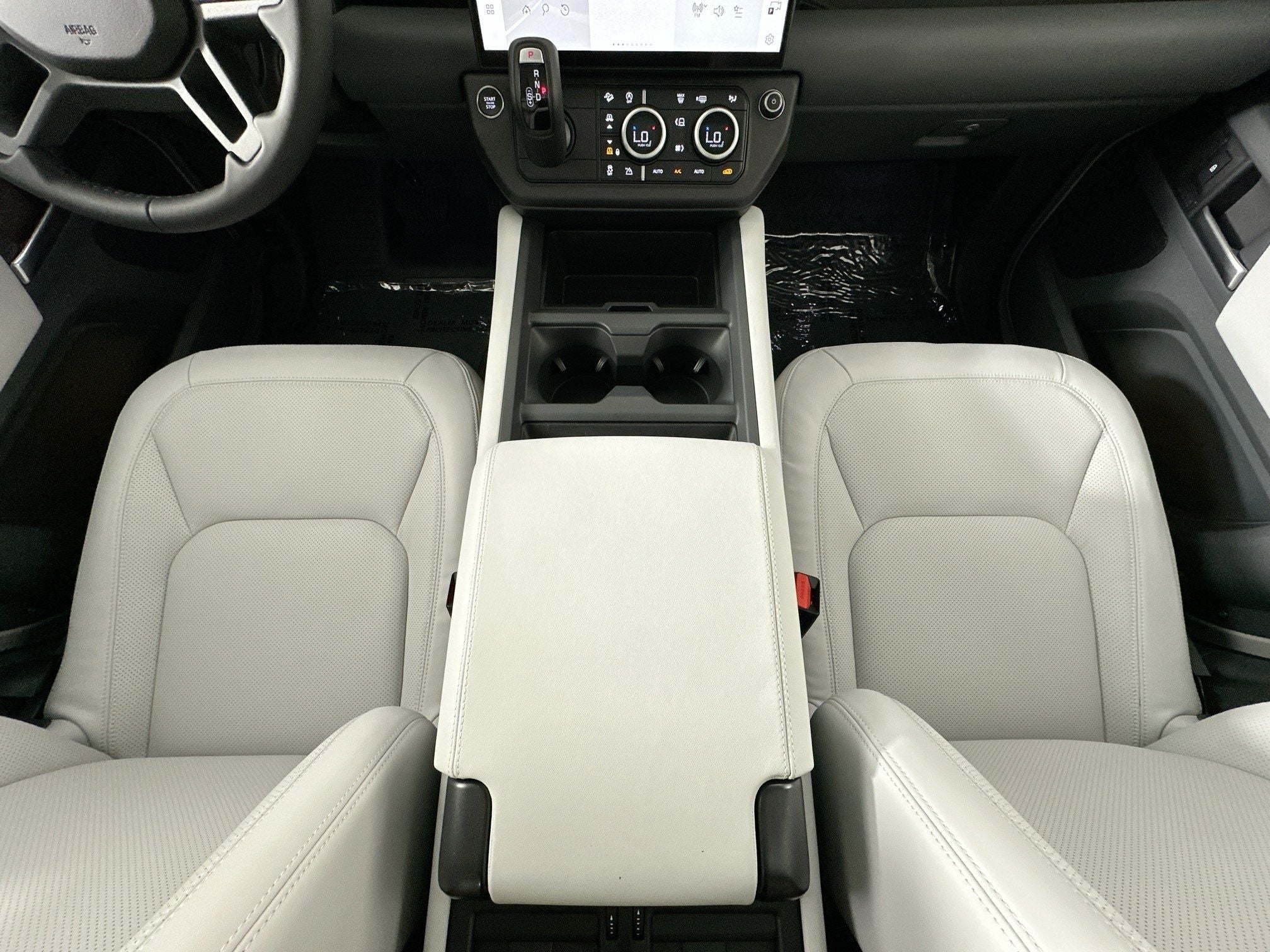 2026 Land Rover Defender 110 X-Dynamic SE