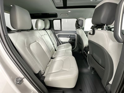 2026 Land Rover Defender 110 X-Dynamic SE