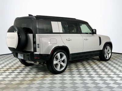 2026 Land Rover Defender 110 X-Dynamic SE