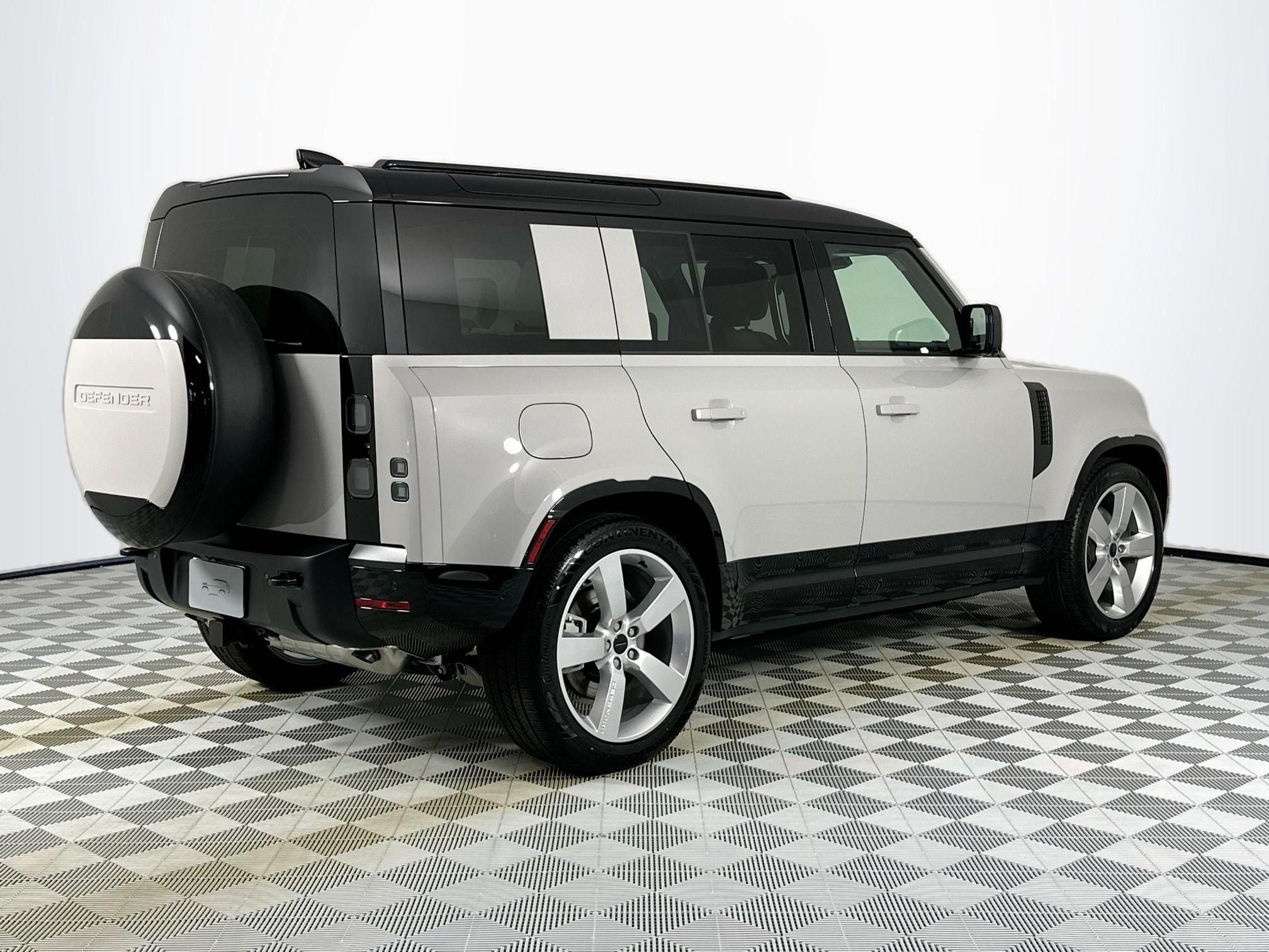 2026 Land Rover Defender 110 X-Dynamic SE