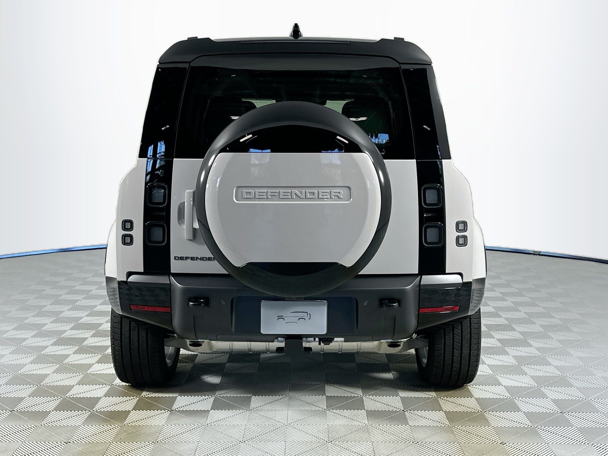 2026 Land Rover Defender 110 X-Dynamic SE