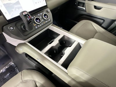 2026 Land Rover Defender 110 X-Dynamic SE