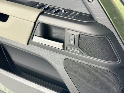 2026 Land Rover Defender 110 X-Dynamic SE
