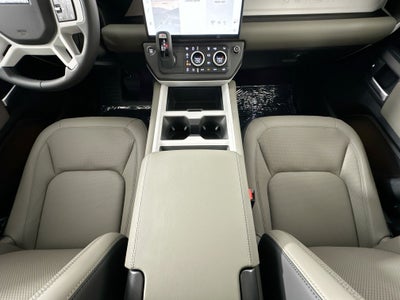 2026 Land Rover Defender 110 X-Dynamic SE