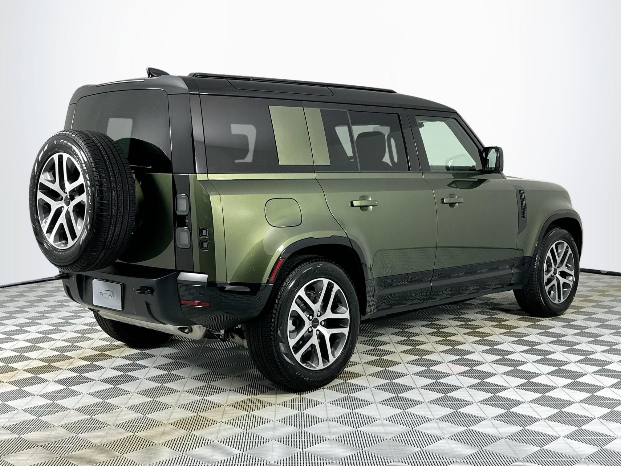 2026 Land Rover Defender 110 X-Dynamic SE