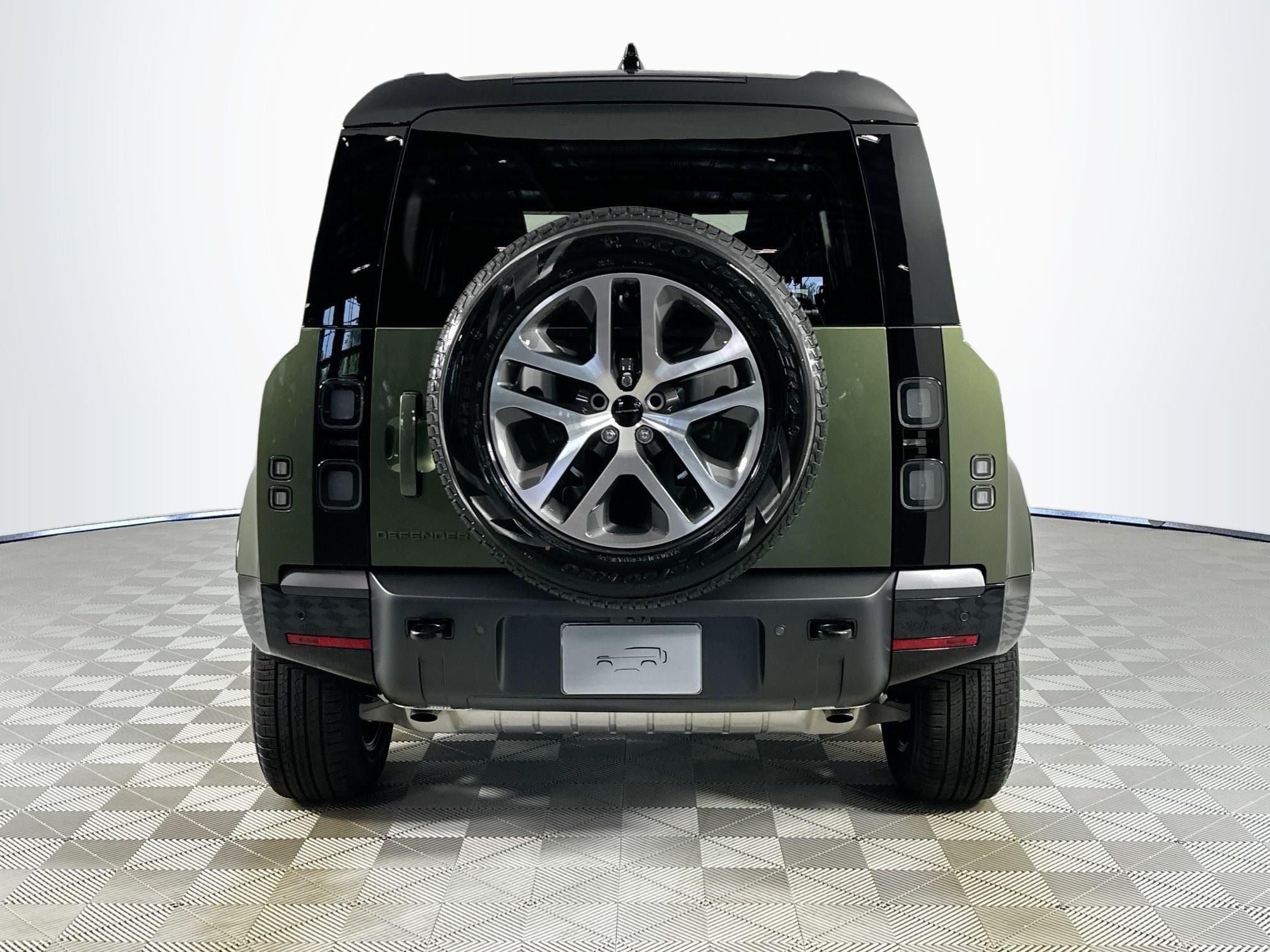 2026 Land Rover Defender 110 X-Dynamic SE