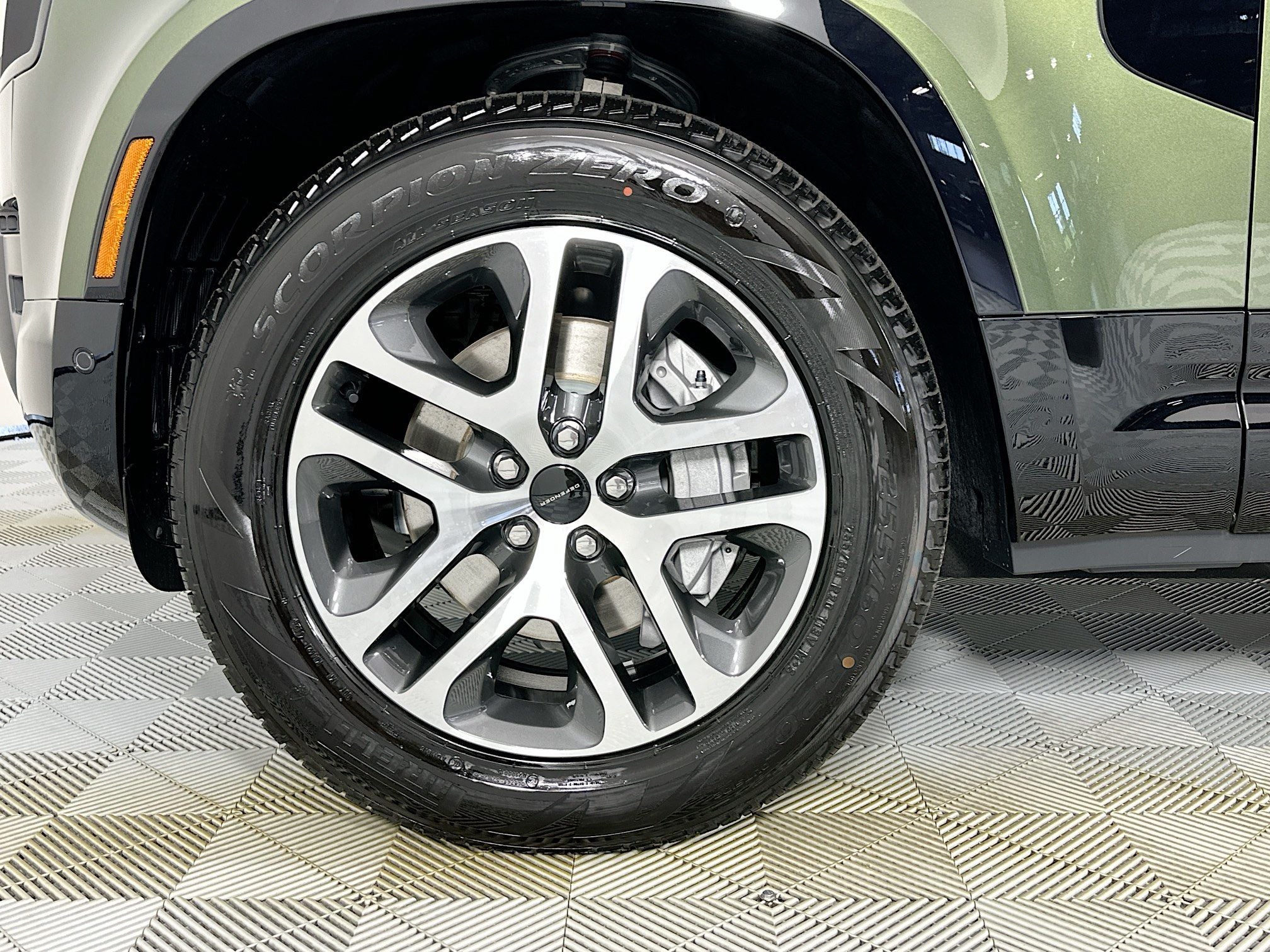 2026 Land Rover Defender 110 X-Dynamic SE