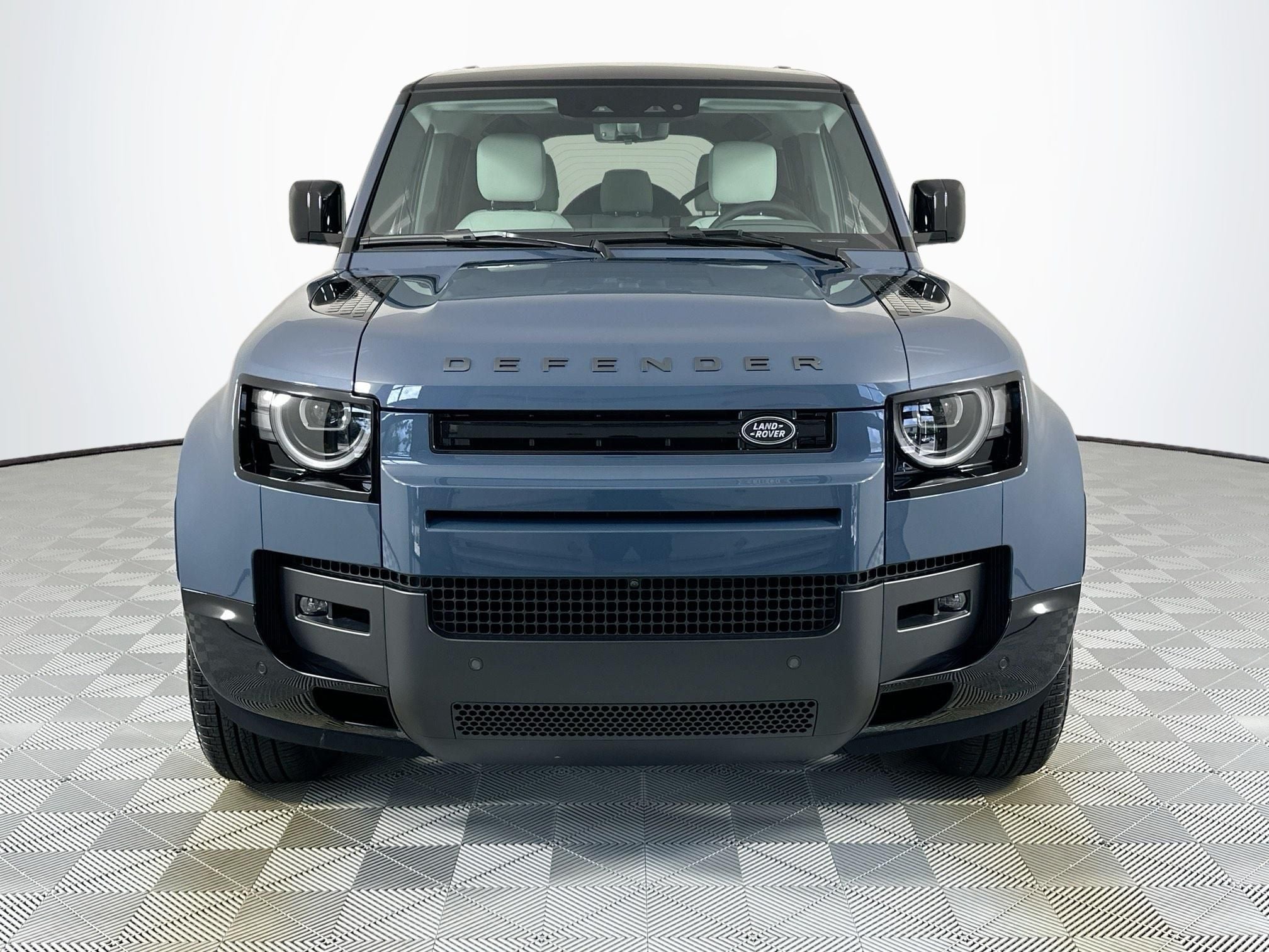 2026 Land Rover Defender 110 X-Dynamic SE
