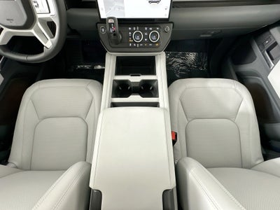 2026 Land Rover Defender 110 X-Dynamic SE