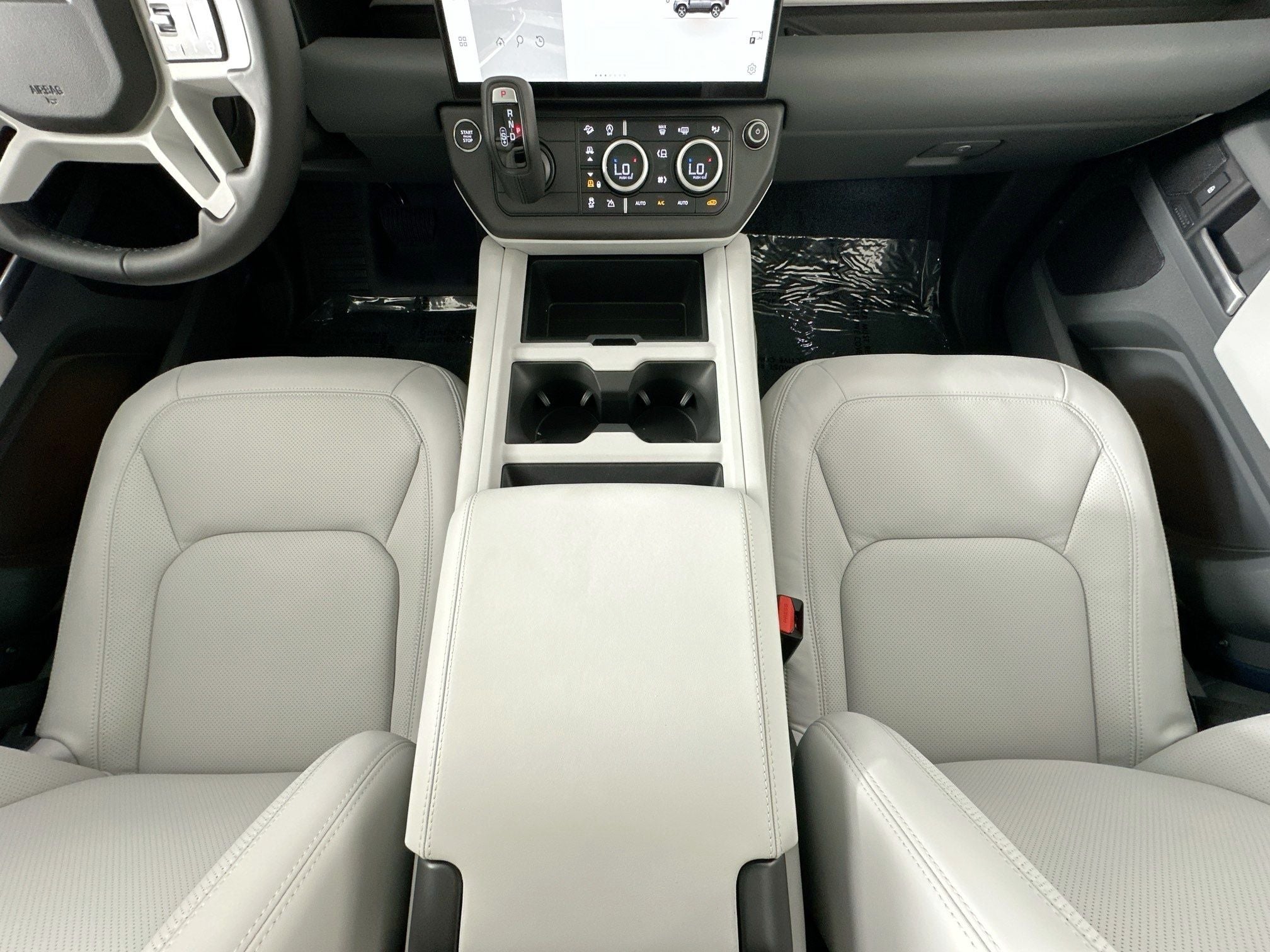 2026 Land Rover Defender 110 X-Dynamic SE