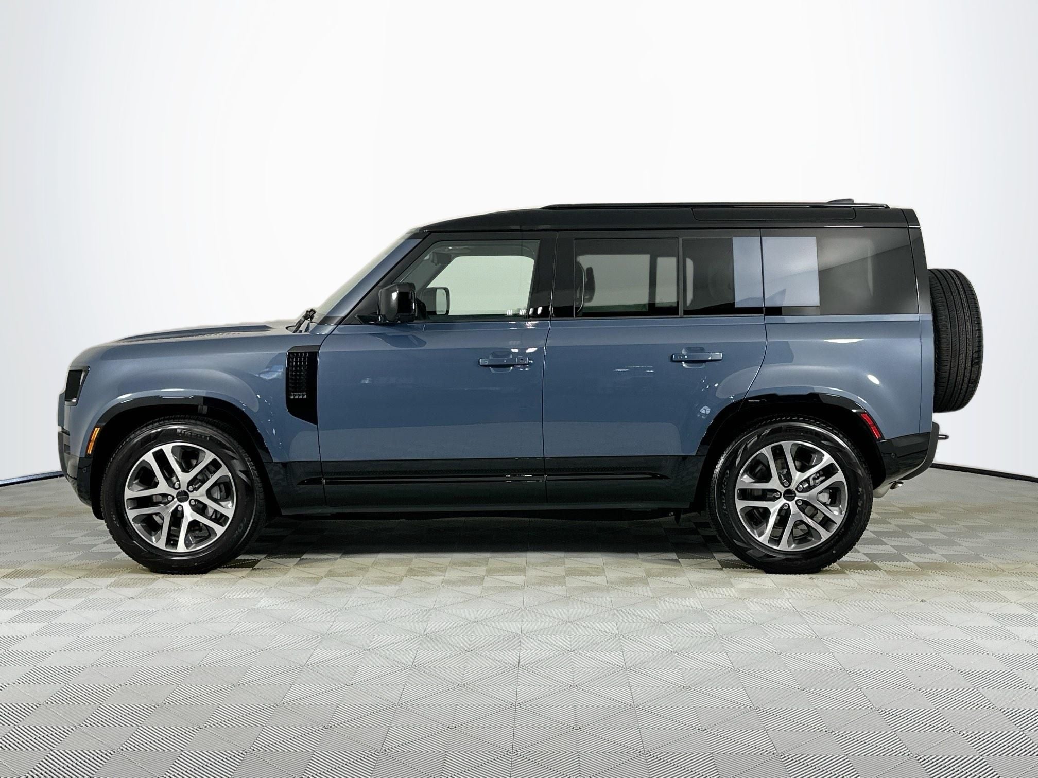 2026 Land Rover Defender 110 X-Dynamic SE