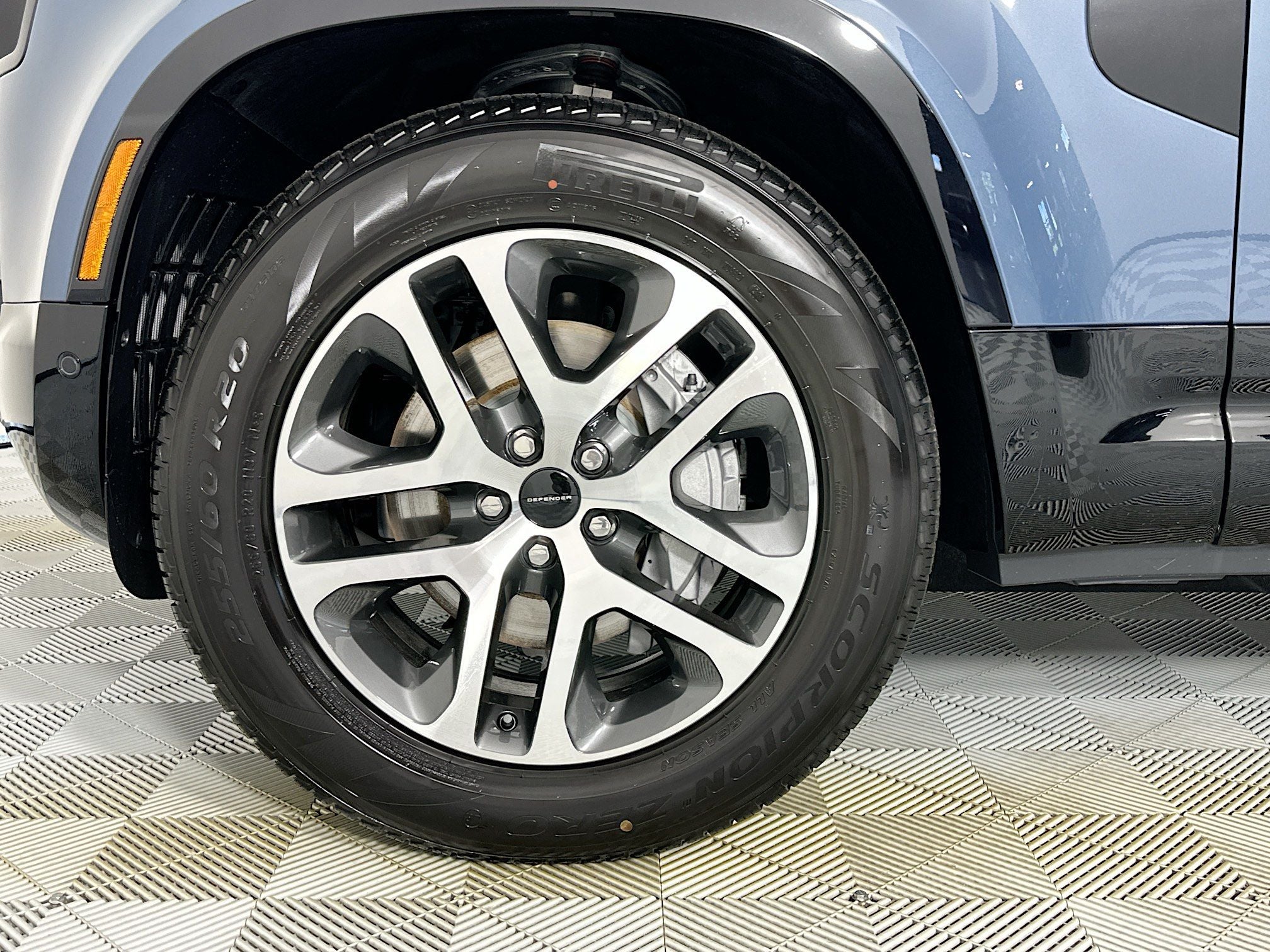 2026 Land Rover Defender 110 X-Dynamic SE