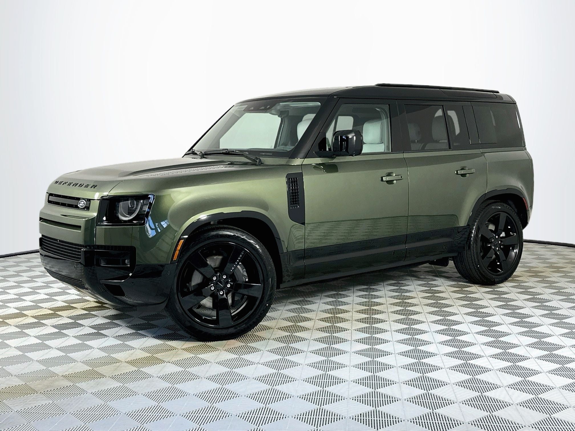 2026 Land Rover Defender 110 X-Dynamic SE