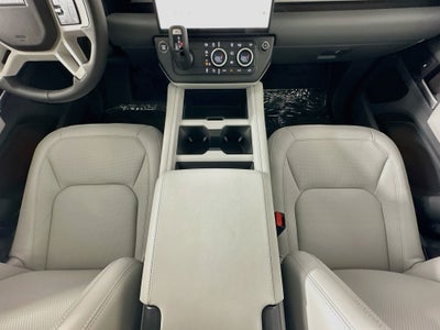 2026 Land Rover Defender 110 X-Dynamic SE