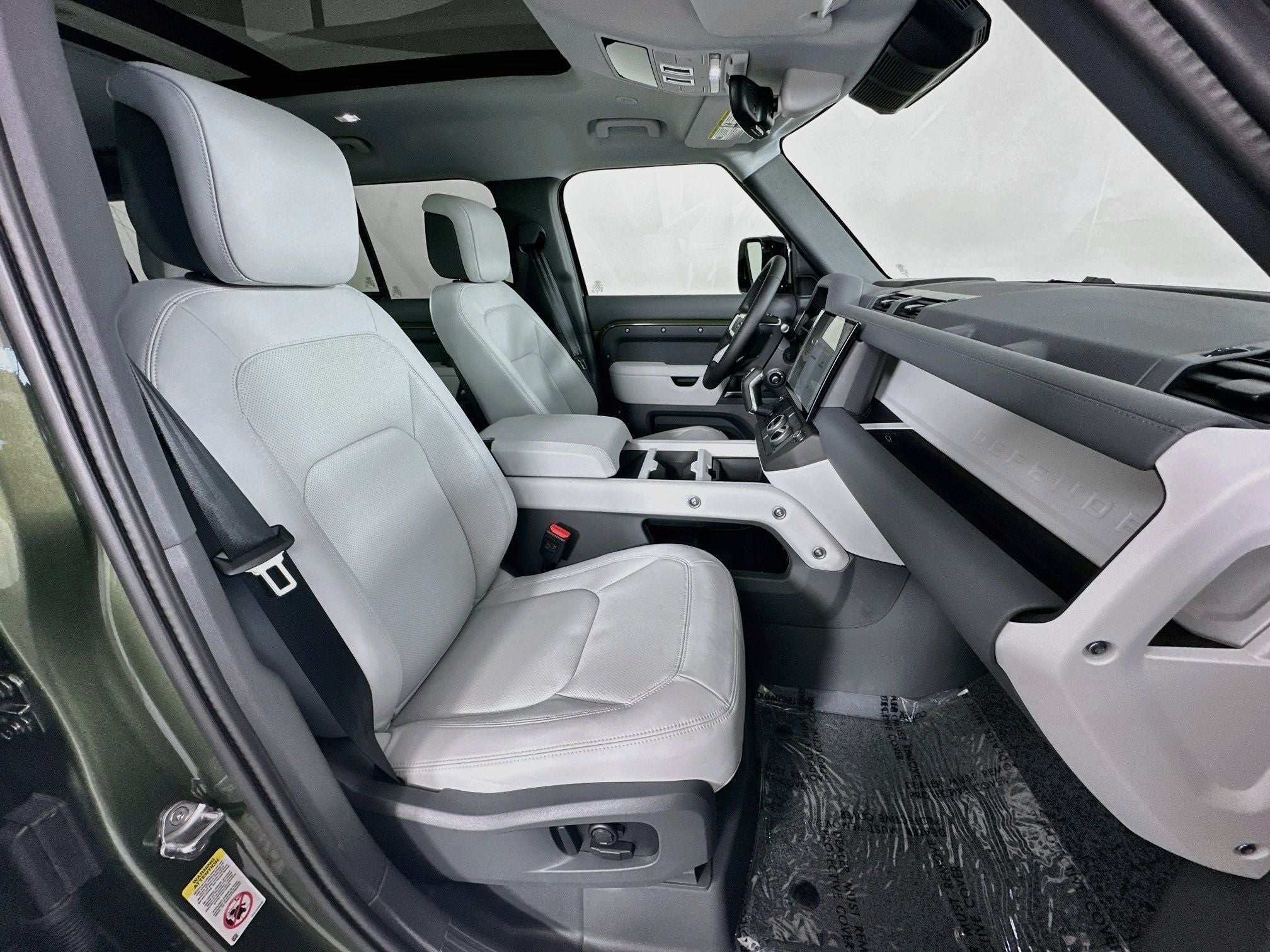 2026 Land Rover Defender 110 X-Dynamic SE