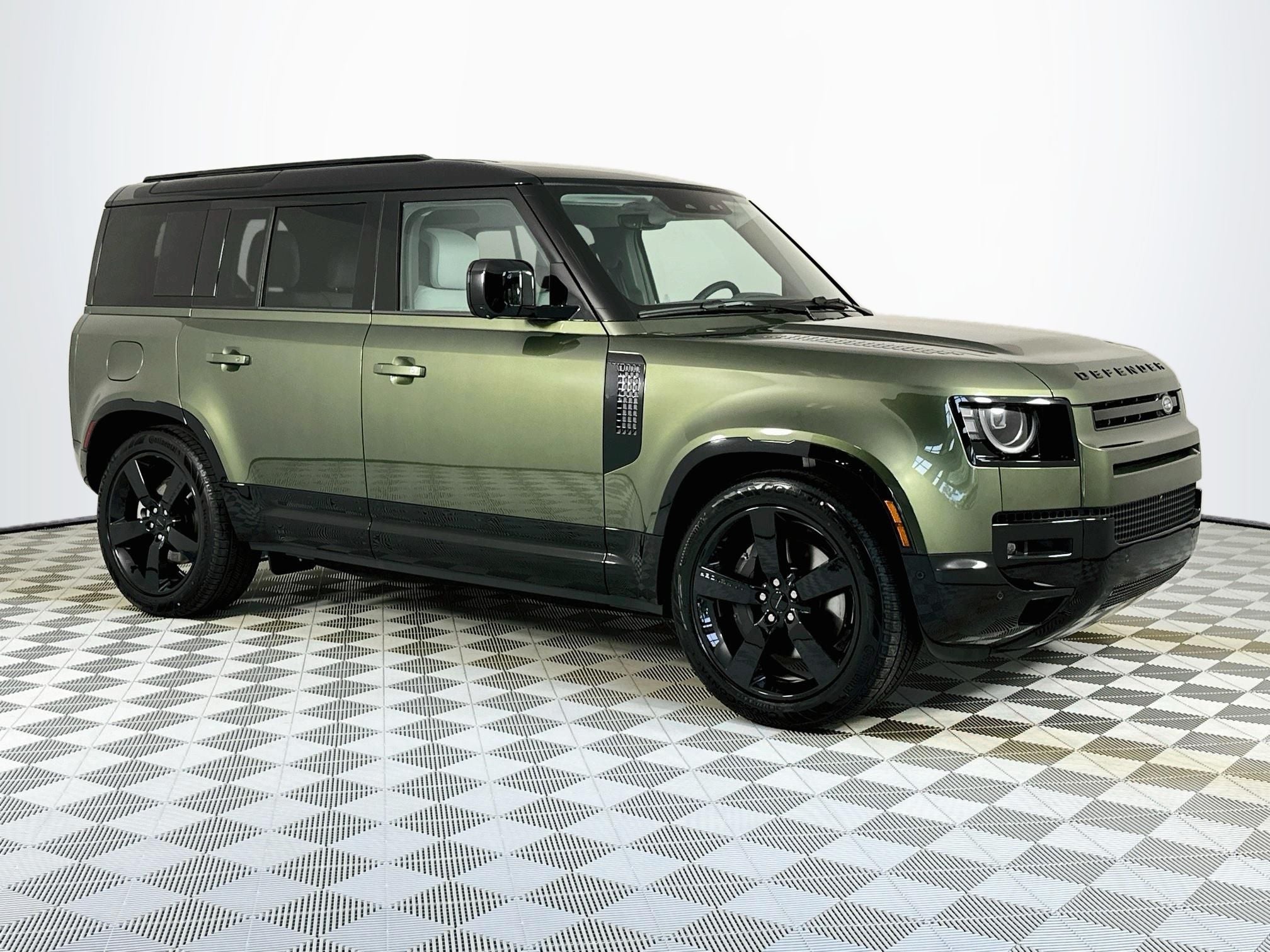 2026 Land Rover Defender 110 X-Dynamic SE