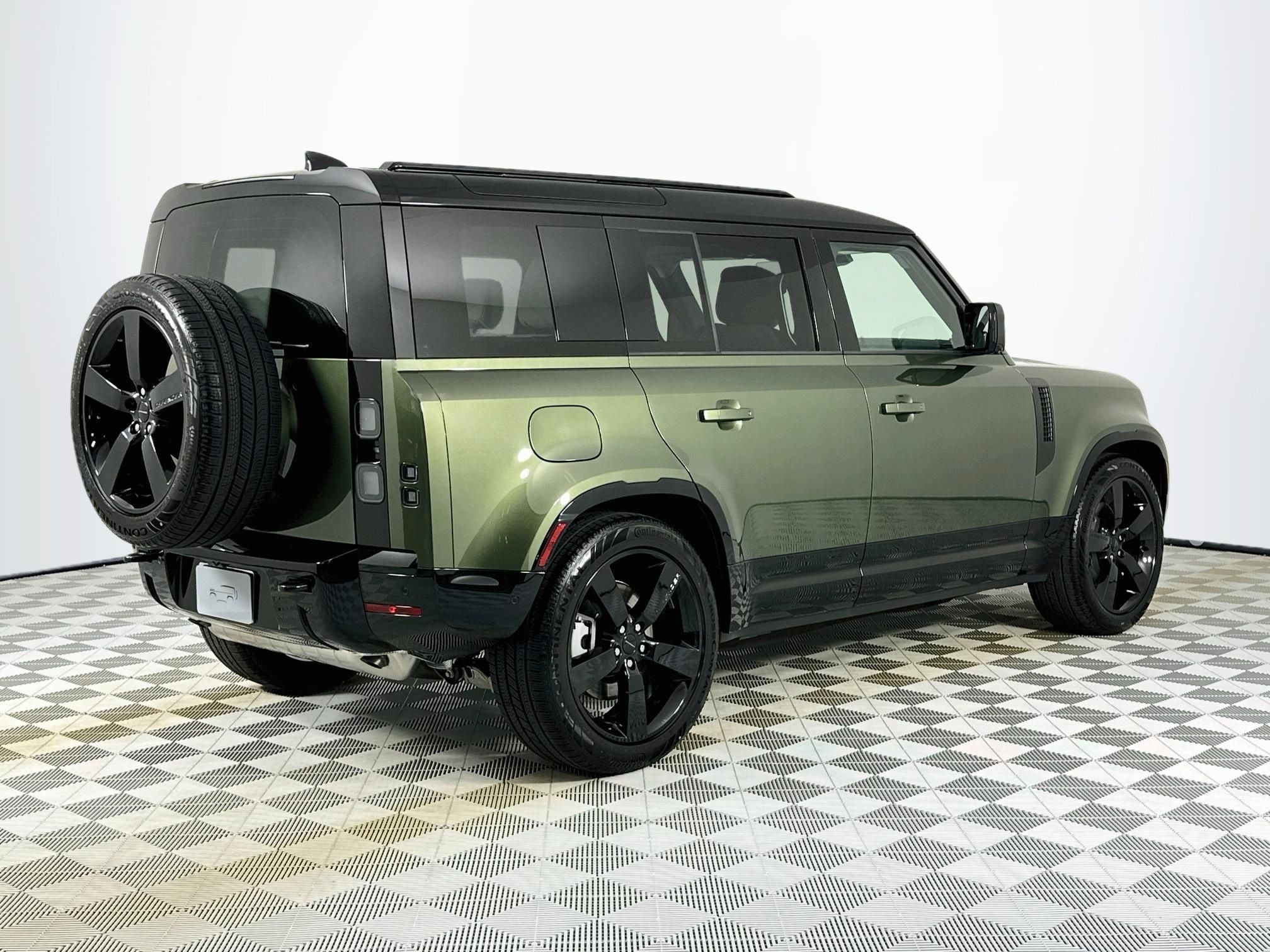 2026 Land Rover Defender 110 X-Dynamic SE