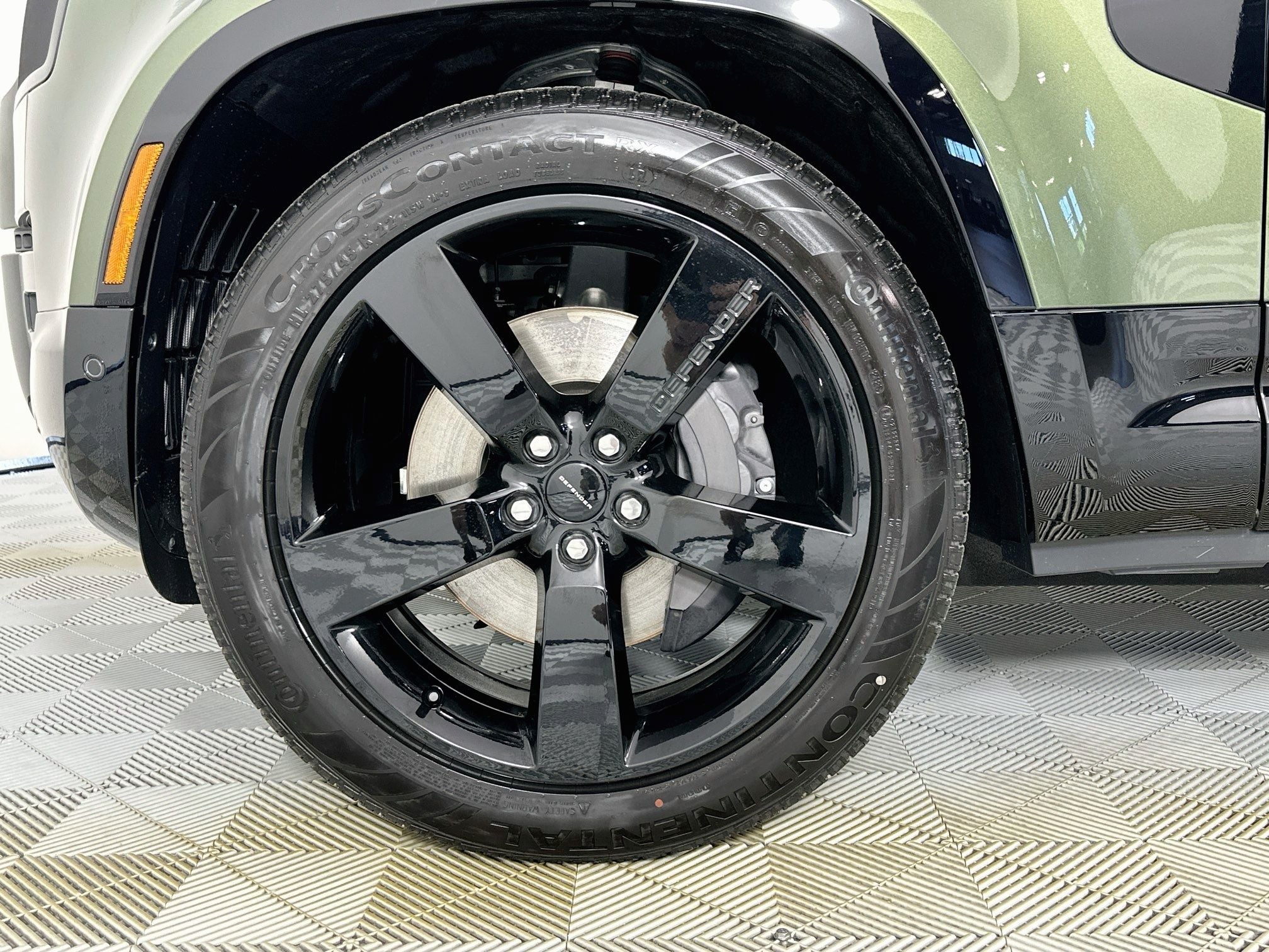 2026 Land Rover Defender 110 X-Dynamic SE