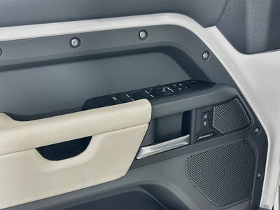 2024 Land Rover Defender 110 X-Dynamic SE
