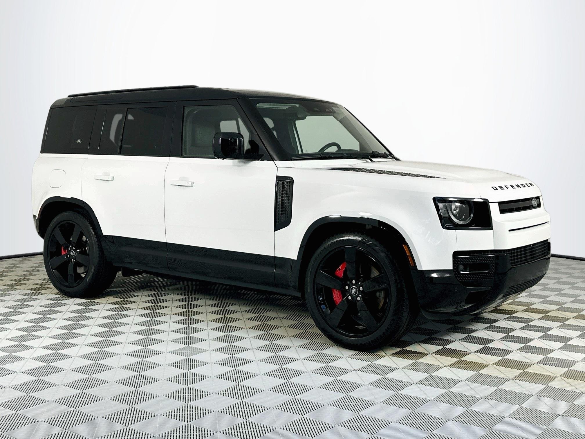 2024 Land Rover Defender 110 X-Dynamic SE
