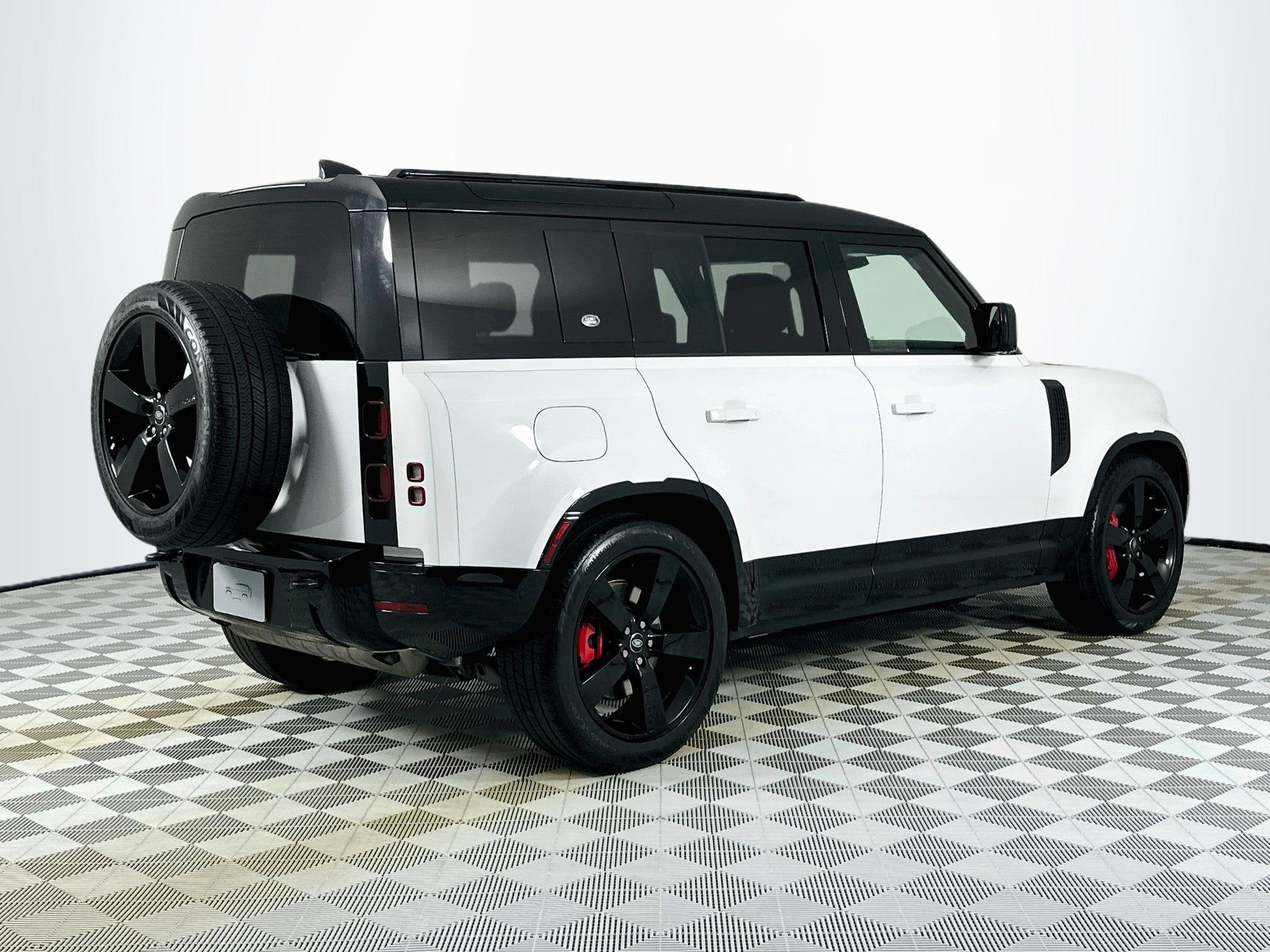 2024 Land Rover Defender 110 X-Dynamic SE