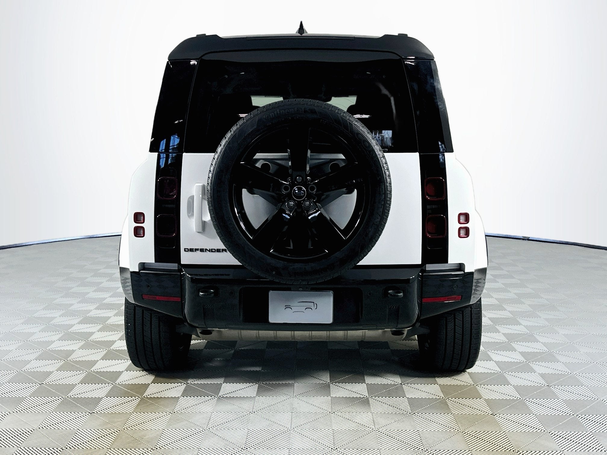 2024 Land Rover Defender 110 X-Dynamic SE