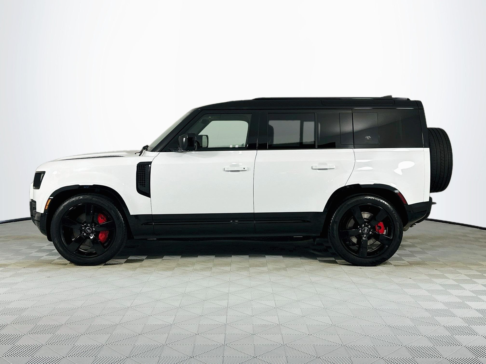 2024 Land Rover Defender 110 X-Dynamic SE