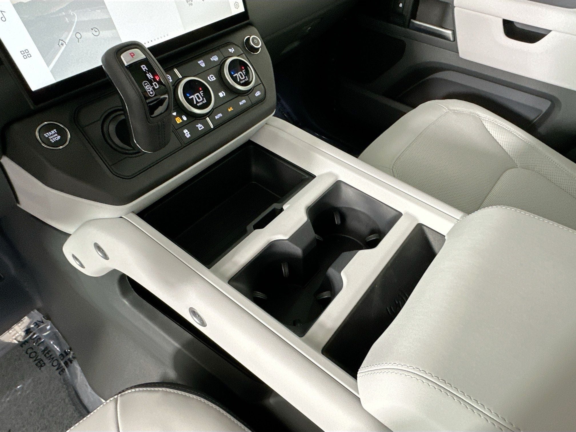 2026 Land Rover Defender 110 X-Dynamic SE