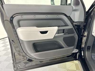2026 Land Rover Defender 110 X-Dynamic SE