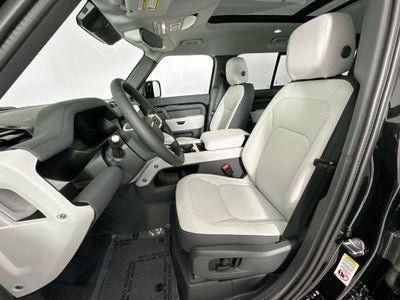 2026 Land Rover Defender 110 X-Dynamic SE