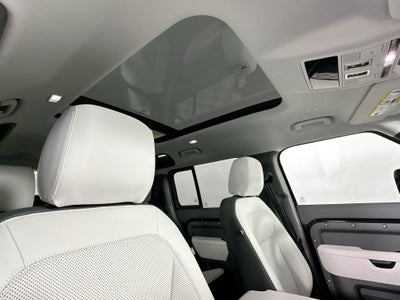 2026 Land Rover Defender 110 X-Dynamic SE