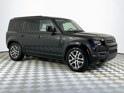 2026 Land Rover Defender 110 X-Dynamic SE