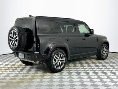 2026 Land Rover Defender 110 X-Dynamic SE