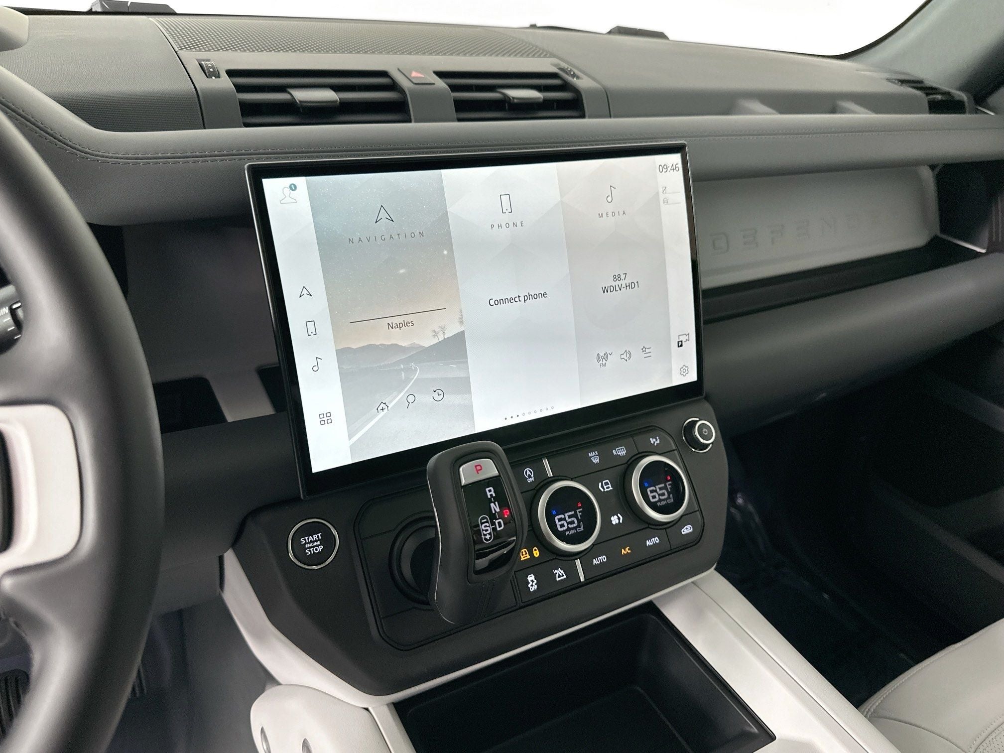 2026 Land Rover Defender 110 X-Dynamic SE