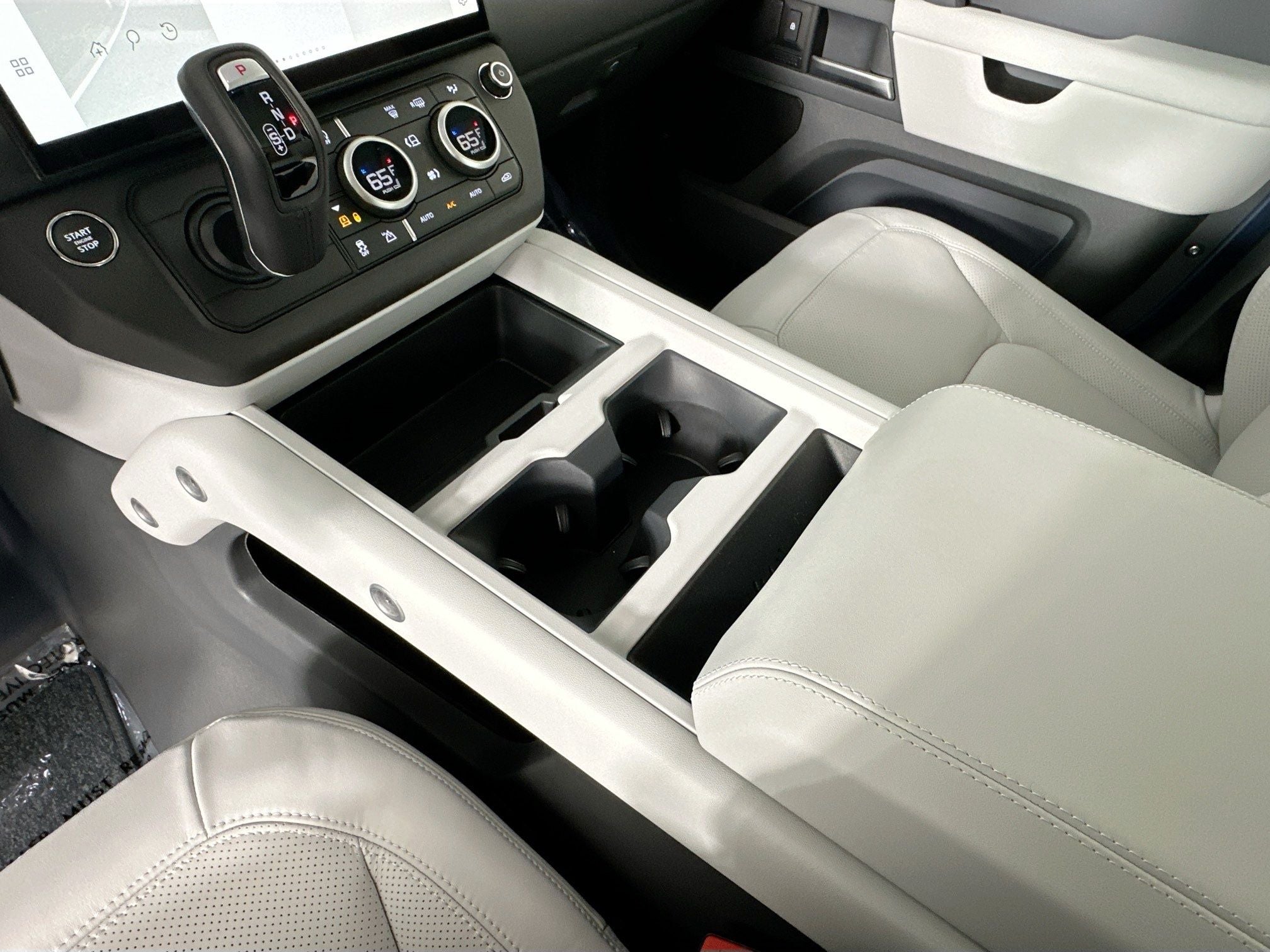 2026 Land Rover Defender 110 X-Dynamic SE