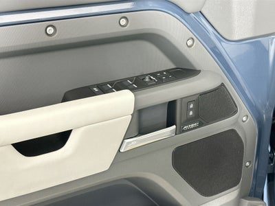 2026 Land Rover Defender 110 X-Dynamic SE