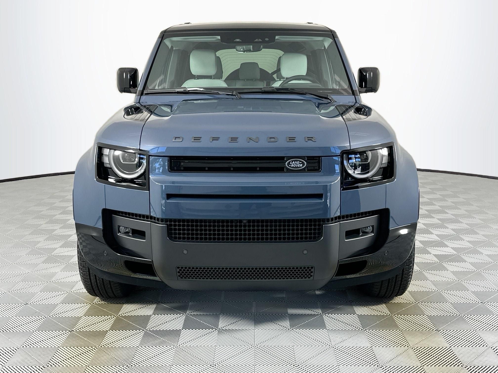 2026 Land Rover Defender 110 X-Dynamic SE